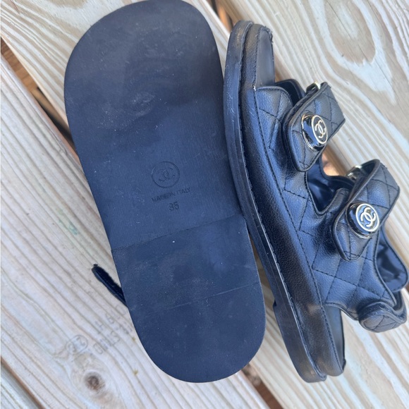 Vintage Chanel dad sandals. - Picture 2 of 4
